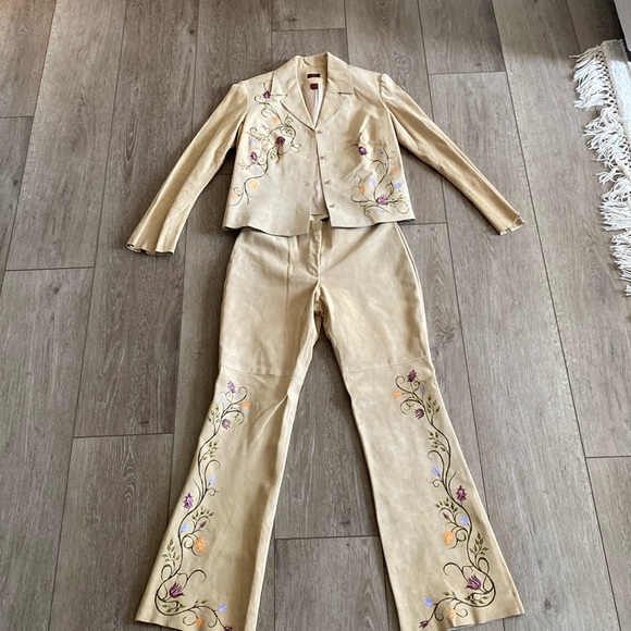 Genuine Leather Danier Painted Set! - Picture 3 of 10